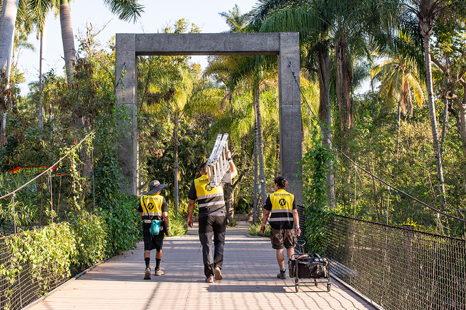 Montaje de infraestructura internet para un evento massivo en exterior